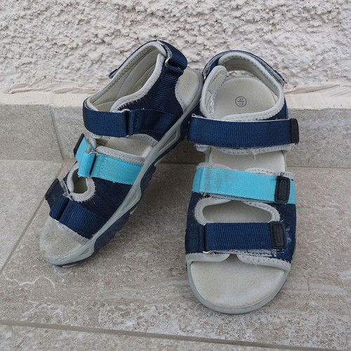 Children's sandals used, 2 pairs, size 31, leather