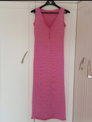 Maxi summer dress like new, pink, fits S and M