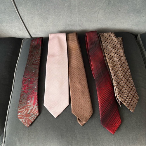 Silk ties like new, set of 5 in various colors