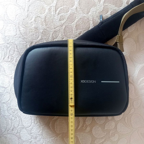 XD Design crossbody shoulder bag black like new