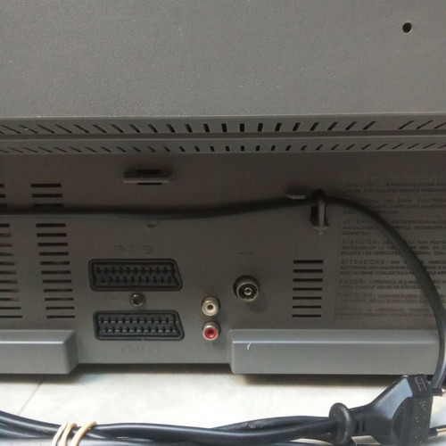 Sony Trinitron KV-25F X30 silver TV used, ideal for 1990s video games