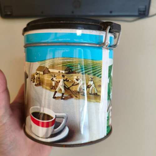 Collectible Bravo tin box from 1980 like new