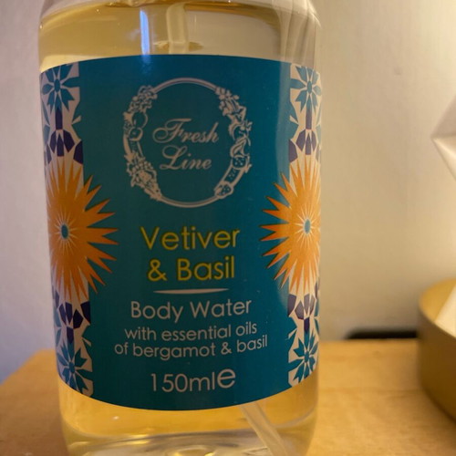 Body water Fresh Line με αιθέρια έλαια περγαμόντου και βασιλικού 150 ml σαν καινούργιο