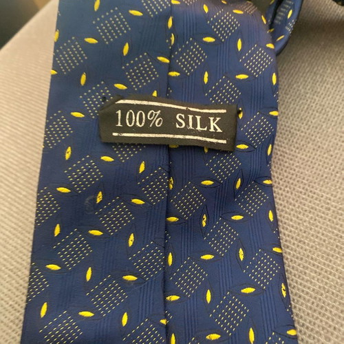 Tie in excellent condition