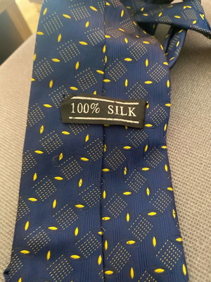 Tie in excellent condition