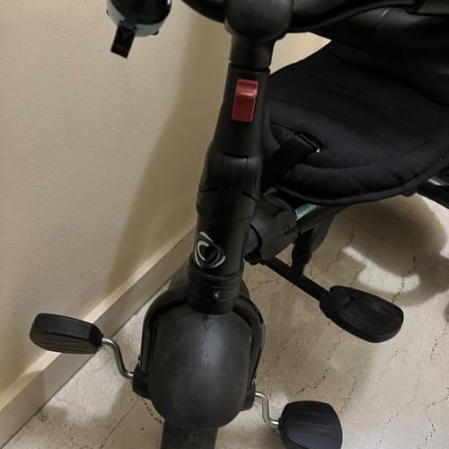 Coccolle Spectra foldable tricycle with sunshade and handle like new