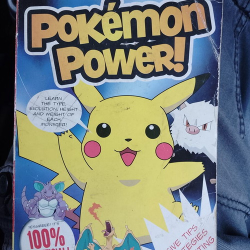 Pokemon Power magazine 1999 with 150 Pokemon