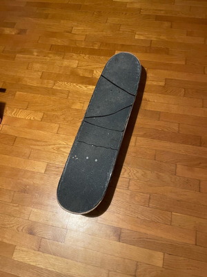 Skateboard professional used with Anuel deck, Independent trucks, Spitfire wheels