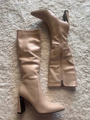 Migato boots new, size 38, beige with unique heel