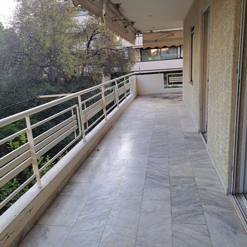 Διαμέρισμα διαμπερές 1ου ορόφου στη Βάρκιζα με 1 υπνοδωμάτιο και αποθήκη