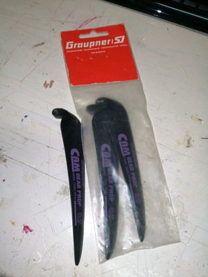 Έλυκες Graupner 1329.25.20 MAX7000RPM 25-20/10x8" πακέτο 3 καινούργιες