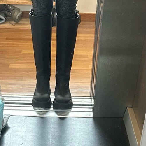 Zara Rubberized Boots Size 38 Like New, Waterproof Platform