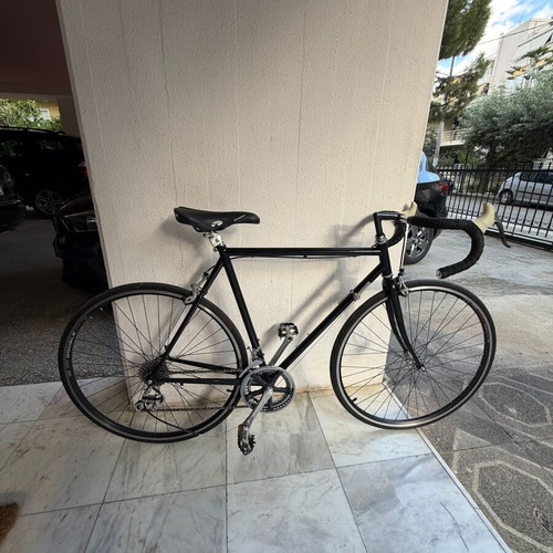 Vintage road bike used, black with gears