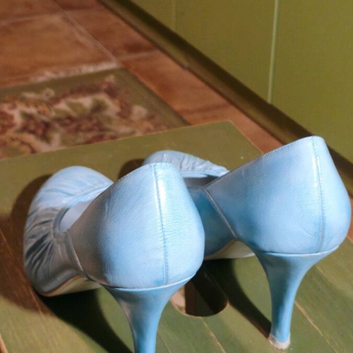 Blue pumps like new, size 39, 8 cm heel