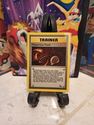 Mysterious Fossil Trainer карта употребявана от колекция Fossil 1999 Pokemon