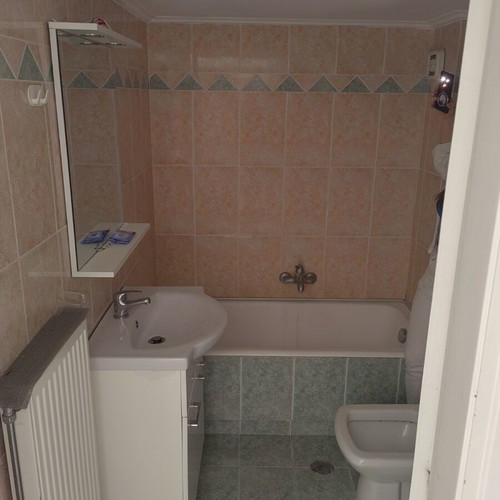 Apartment 70 sqm 5th floor in Keratsini with 2 bedrooms and balconies