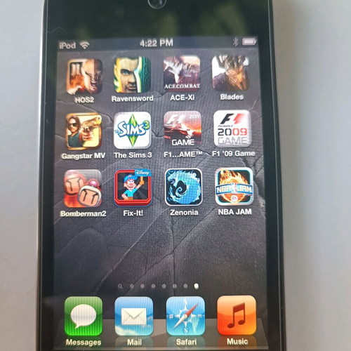 iPod Touch 4th Gen 32Gb like new, full of classic games