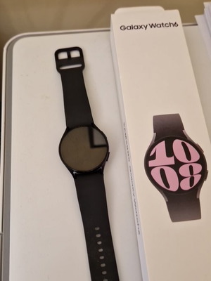 Samsung Galaxy Watch 6 used, model SM R930
