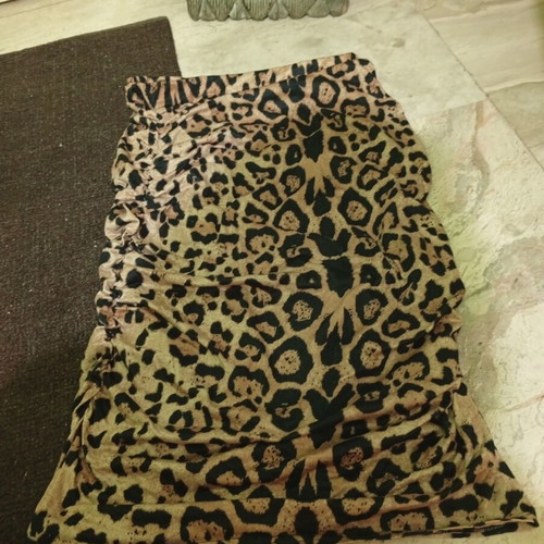 Shein leopard skirt XXL, like new, elastic and comfortable