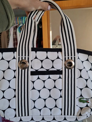 Τσάντα Lacoste χειρός σαν καινούργιο, μαύρο και άσπρο