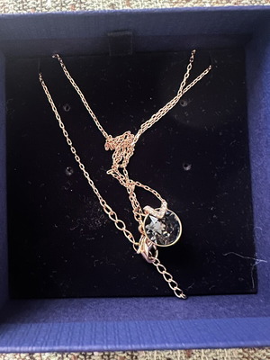 Swarovski pendant necklace Bella collection 18k rose gold