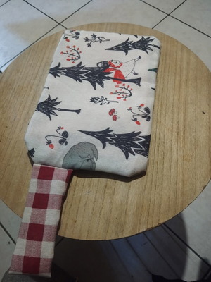 Handbag with Red Riding Hood and checkered fabric like new