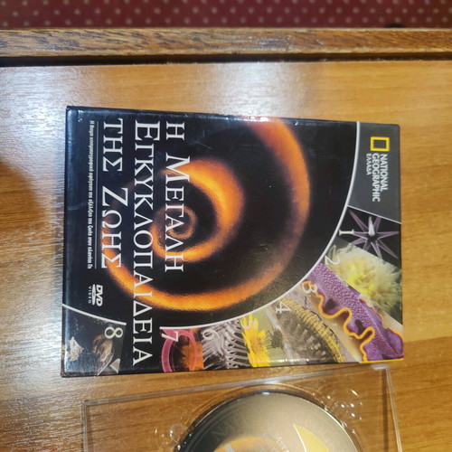 National Geographic collectible DVDs like new, pack of 8