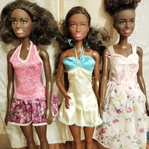 Barbie dolls like new, pack of 3