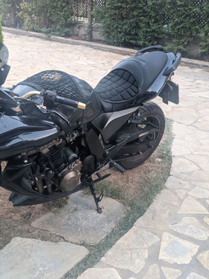Μοτοσυκλέτα Kawasaki Z 750 μεταχειρισμένη, με εξάτμιση Yoshimura και αναρτήσεις Ninja 636