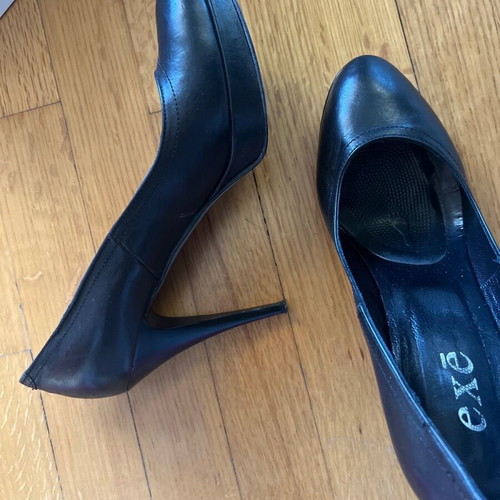 Exe black pumps like new, very comfortable vintage