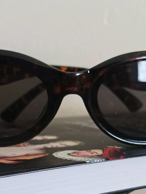 Tortoise sunglasses used, brown