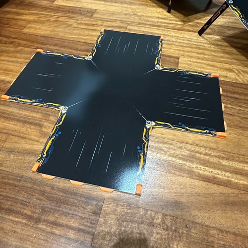 Anki Overdrive racetrack like new with crossover and jump