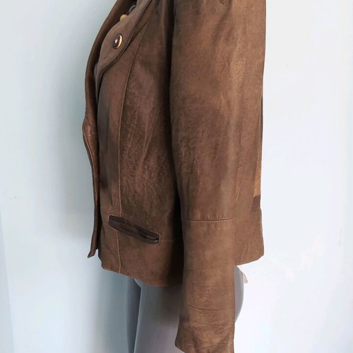 Vintage women's jacket made of natural nubuck used, 1980s style