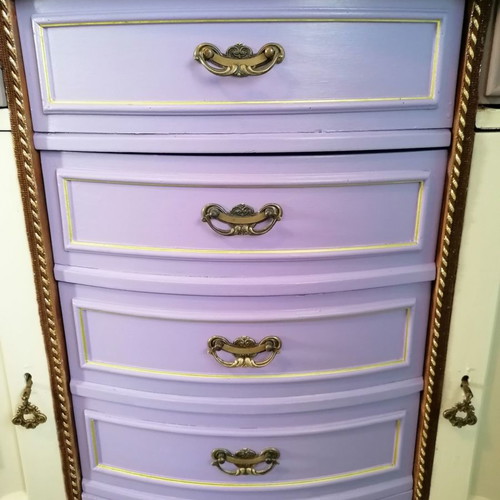 Antique buffet used with 7 drawers and 2 lockable cabinets
