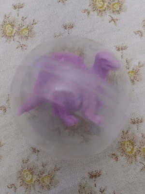 Children's toy ball with dinosaur inside like new
