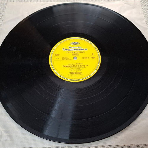 Beethoven Symphonies 1 & 2 LP Herbert Von Karajan Berliner Philharmoniker like new