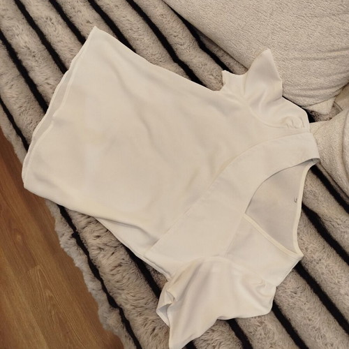 Elegant white top with puff sleeves like new, size L
