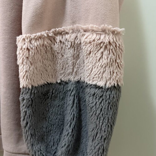 Pull & Bear sweatshirt used with two-tone sleeves and furry detail size L
