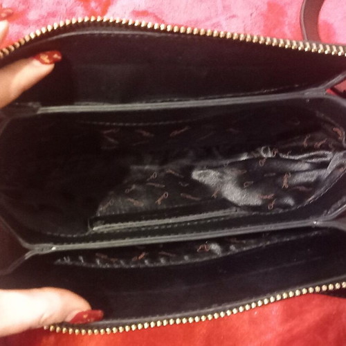 Axel black shoulder bag used with three compartments and external pocket