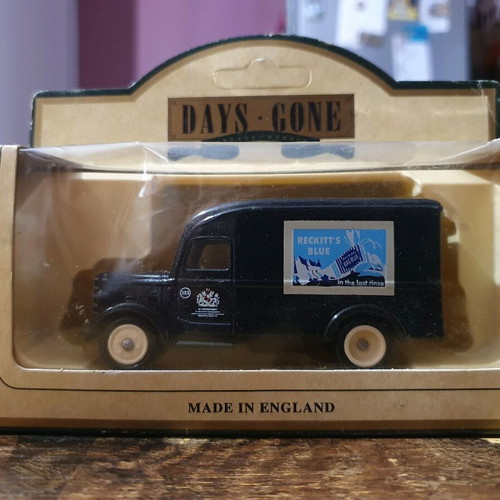 Lledo Days Gone DG63017 1940 Bedford 30cwt Delivery Van Reckitt's Blue new