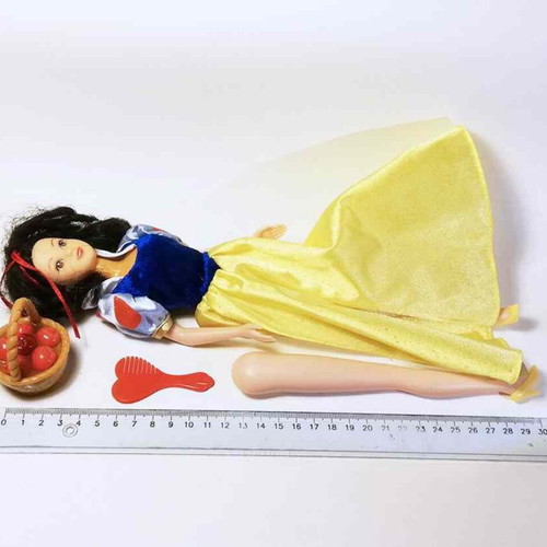 Simba Doll Snow White Disney used with missing leg and marks