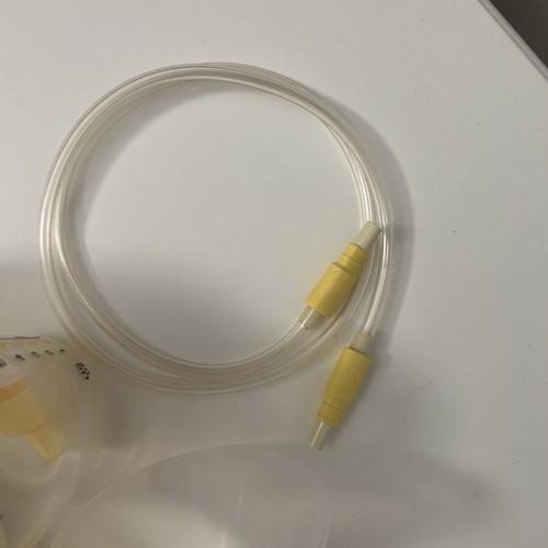 Medela Swing breast pump lightly used, electric and battery