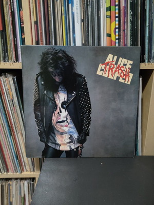 Alice Cooper Trash vinyl record like new, 1989 Greek edition