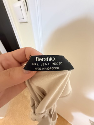 Bershka beige jumpsuit with belt, unworn