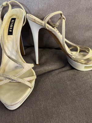 Le Silla sandal with stones like new, white, size 38