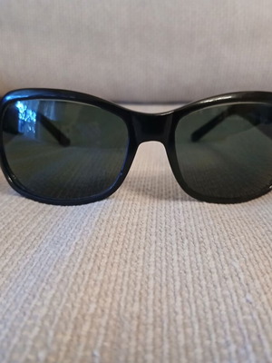 Louis Vuitton sunglasses unisex used, black