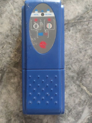 Detektor Powerfix KH 2902 like new for voltage and metal detection