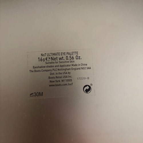 Boots eyeshadow palette with mirror, 20 shades