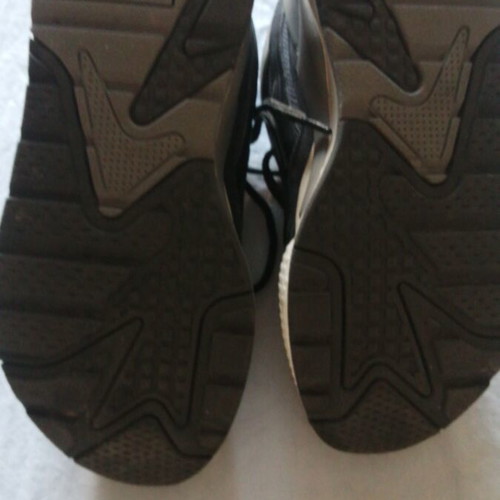Puma sports shoes size 43, black and white