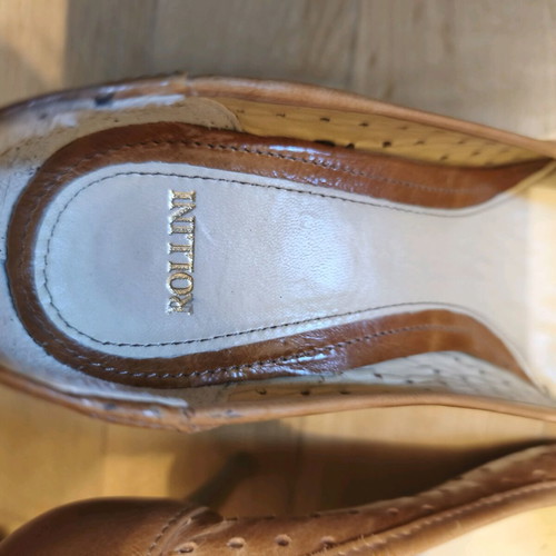Rollini tan pumps, 9 cm heel, like new, leather